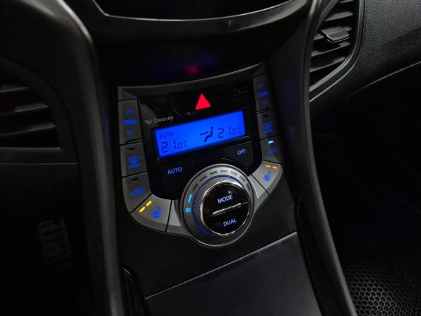 Hyundai Elantra V (MD) с пробегом 2012 года, цена 970 000 рублей, 208518 км, седан, Автокод Объявления