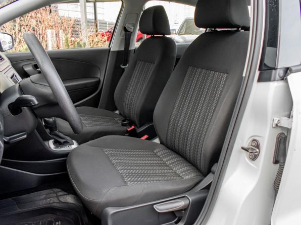 Volkswagen Polo V Рестайлинг с пробегом 2018 года, цена 930 000 рублей, 94193 км, седан, Автокод Объявления