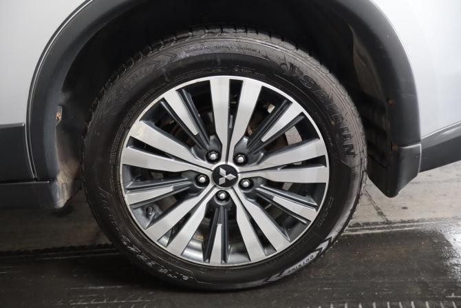 Mitsubishi Outlander III Рестайлинг 3 с пробегом 2019 года, цена 1 699 000 рублей, 145000 км, внедорожник, Автокод Объявления