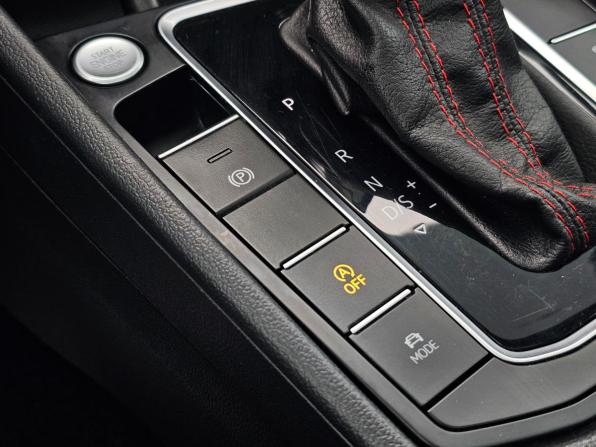 Volkswagen Jetta VII с пробегом 2019 года, цена 2 450 000 рублей, 133400 км, седан, Автокод Объявления