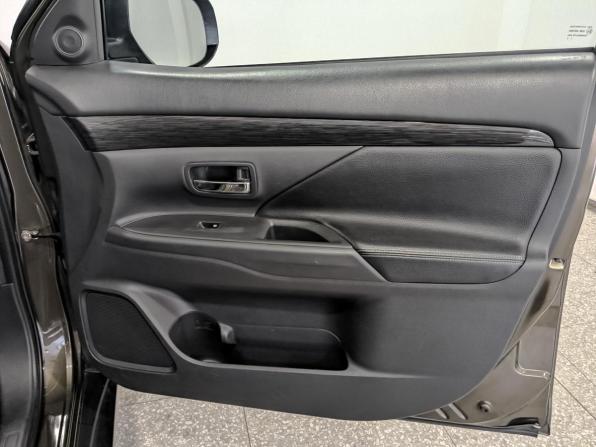 Mitsubishi Outlander III Рестайлинг 2 с пробегом 2017 года, цена 1 860 000 рублей, 181072 км, внедорожник, Автокод Объявления