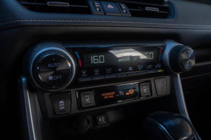 Toyota RAV4 V (XA50) с пробегом 2019 года, цена 2 920 000 рублей, 102624 км, внедорожник, Автокод Объявления