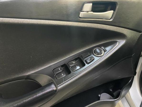 Hyundai Sonata VI (YF) с пробегом 2010 года, цена 954 600 рублей, 185691 км, седан, Автокод Объявления
