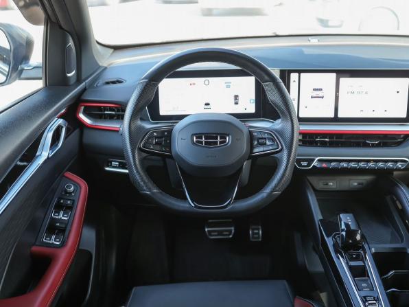 Geely Coolray I Рестайлинг с пробегом 2023 года, цена 2 049 000 рублей, 37746 км, внедорожник, Автокод Объявления