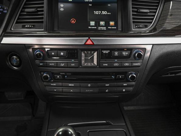Hyundai Genesis II с пробегом 2015 года, цена 1 699 000 рублей, 277365 км, седан, Автокод Объявления