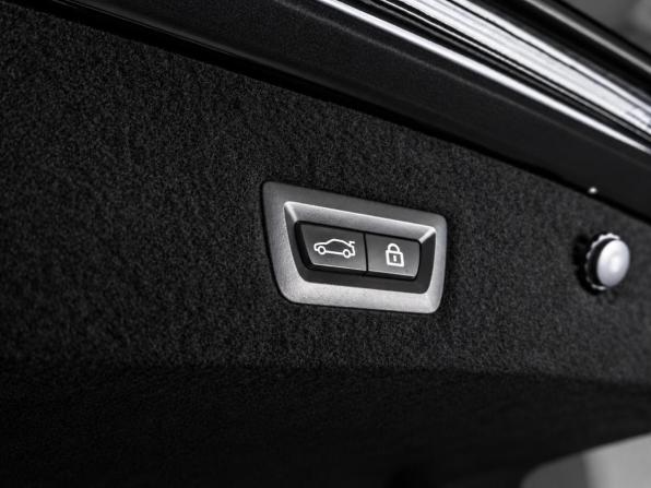 BMW 7 серии VI (G11/G12) Рестайлинг с пробегом 2019 года, цена 6 499 000 рублей, 95174 км, седан, Автокод Объявления