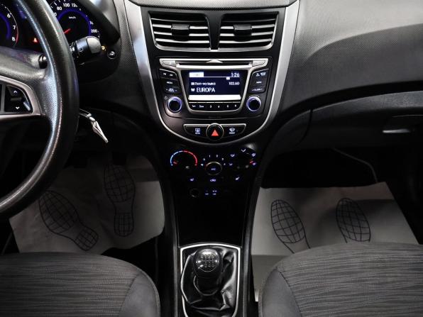 Hyundai Solaris I Рестайлинг с пробегом 2016 года, цена 765 000 рублей, 225493 км, хэтчбек, Автокод Объявления