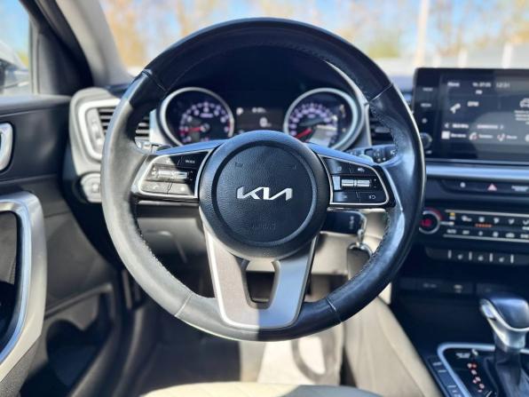 Kia Ceed III Рестайлинг с пробегом 2021 года, цена 2 050 000 рублей, 76502 км, универсал, Автокод Объявления