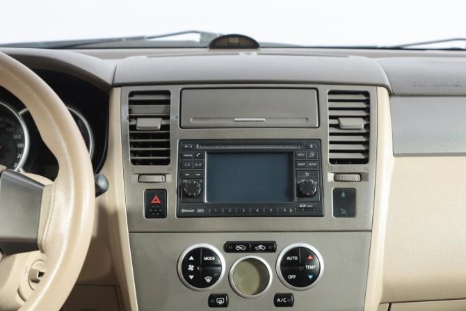 Nissan Tiida I с пробегом 2010 года, цена 699 000 рублей, 225000 км, седан, Автокод Объявления