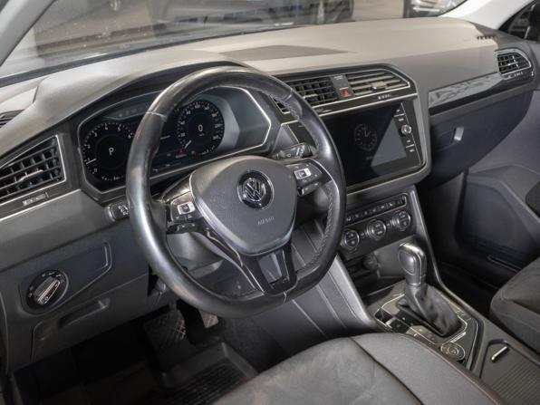 Volkswagen Tiguan II с пробегом 2018 года, цена 3 450 000 рублей, 92321 км, внедорожник, Автокод Объявления