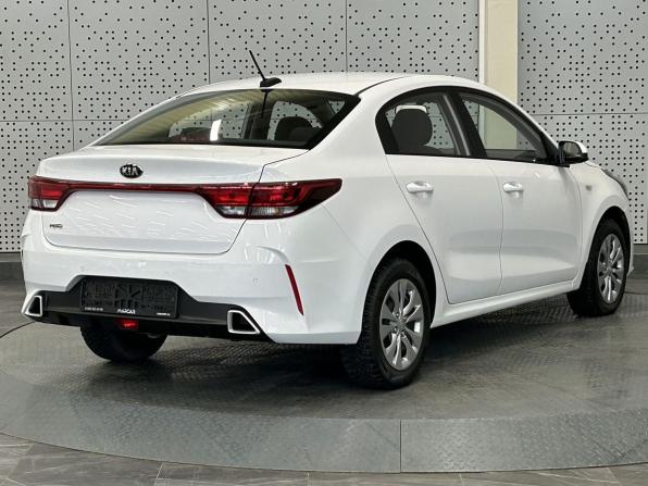Kia Rio IV Рестайлинг с пробегом 2021 года, цена 1 230 000 рублей, 87518 км, седан, Автокод Объявления