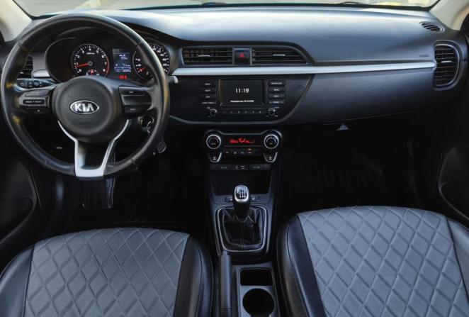 Kia Rio III Рестайлинг с пробегом 2017 года, цена 1 370 000 рублей, 68800 км, седан, Автокод Объявления