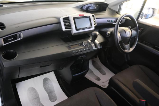 Honda Freed I Рестайлинг с пробегом 2013 года, цена 1 159 000 рублей, 160000 км, компактвэн, Автокод Объявления