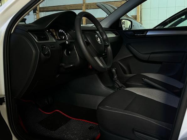 Skoda Rapid I Рестайлинг с пробегом 2019 года, цена 1 425 000 рублей, 92090 км, лифтбек, Автокод Объявления