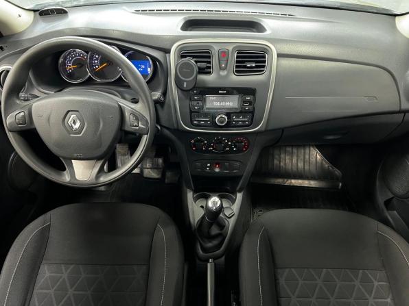 Renault Sandero II с пробегом 2017 года, цена 940 000 рублей, 65572 км, хэтчбек, Автокод Объявления