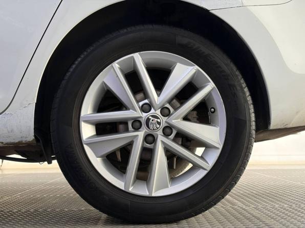 Skoda Rapid I Рестайлинг с пробегом 2018 года, цена 999 000 рублей, 248388 км, лифтбек, Автокод Объявления