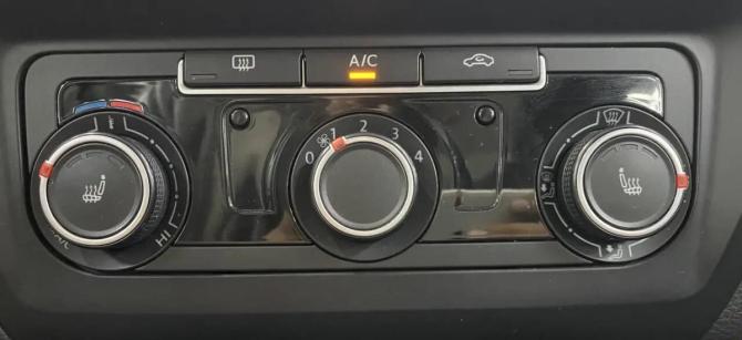 Volkswagen Jetta VI с пробегом 2015 года, цена 1 019 000 рублей, 123304 км, седан, Автокод Объявления