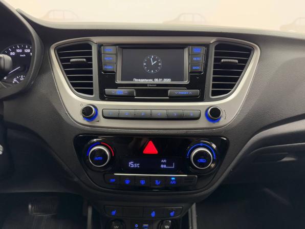 Hyundai Solaris II с пробегом 2017 года, цена 1 390 000 рублей, 82134 км, седан, Автокод Объявления
