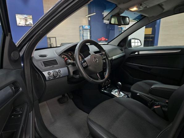 Opel Astra H Рестайлинг с пробегом 2010 года, цена 490 000 рублей, 169815 км, седан, Автокод Объявления