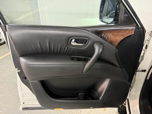 Infiniti QX56 II с пробегом 2011 года, цена 1 850 000 рублей, 303302 км, внедорожник, Автокод Объявления