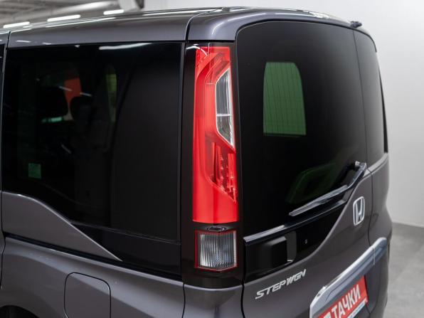 Honda Stepwgn V с пробегом 2015 года, цена 1 547 000 рублей, 132905 км, минивэн, Автокод Объявления