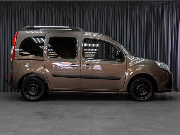 Renault Kangoo II Рестайлинг с пробегом 2014 года, цена 799 000 рублей, 248376 км, компактвэн, Автокод Объявления