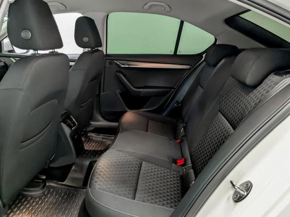 Skoda Octavia III (A7) Рестайлинг с пробегом 2018 года, цена 1 775 000 рублей, 108699 км, лифтбек, Автокод Объявления