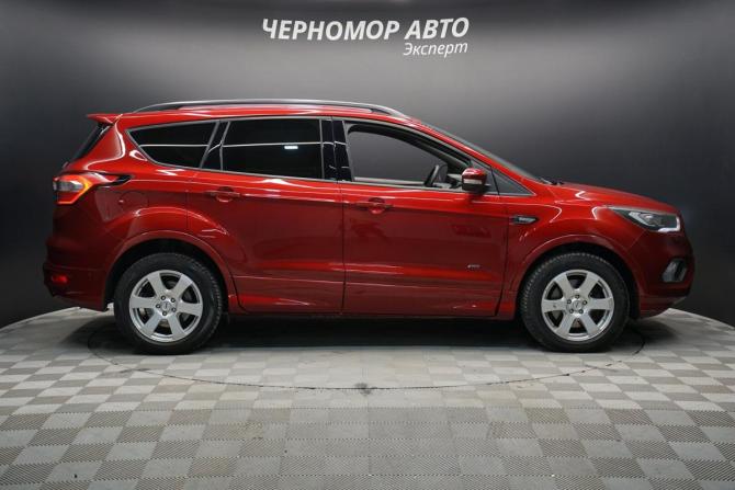 Ford Kuga II Рестайлинг с пробегом 2018 года, цена 2 080 000 рублей, 132500 км, внедорожник, Автокод Объявления