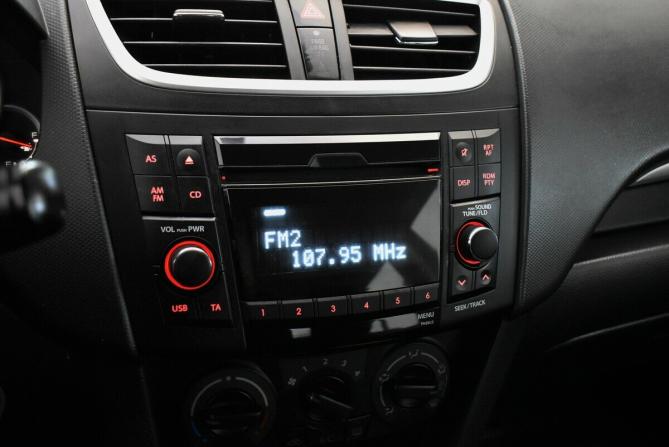 Suzuki Swift IV с пробегом 2011 года, цена 860 000 рублей, 70813 км, хэтчбек, Автокод Объявления
