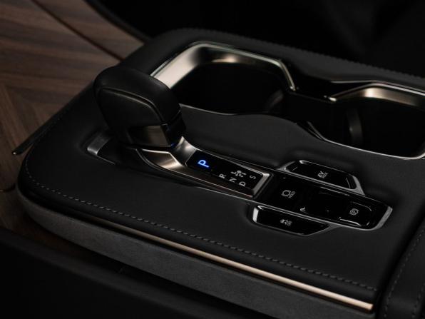 Lexus LM II с пробегом 2023 года, цена 14 740 000 рублей, 34513 км, минивэн, Автокод Объявления