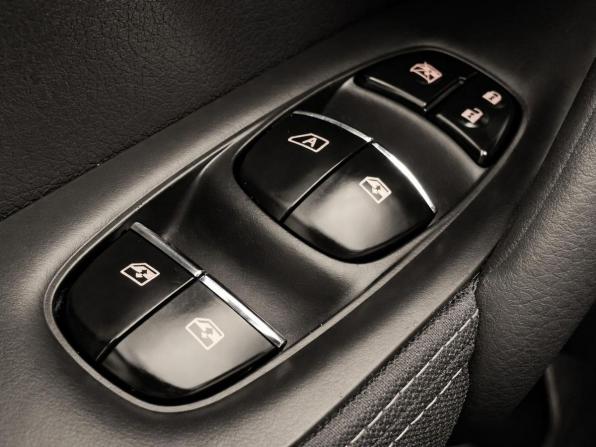 Nissan Qashqai II с пробегом 2018 года, цена 1 747 000 рублей, 151285 км, внедорожник, Автокод Объявления