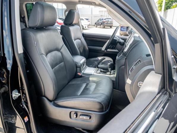 Toyota Land Cruiser 200 Series Рестайлинг 2 с пробегом 2018 года, цена 7 999 000 рублей, 112201 км, внедорожник, Автокод Объявления