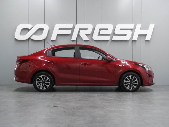 Kia Rio IV Рестайлинг с пробегом 2021 года, цена 1 799 000 рублей, 40051 км, седан, Автокод Объявления