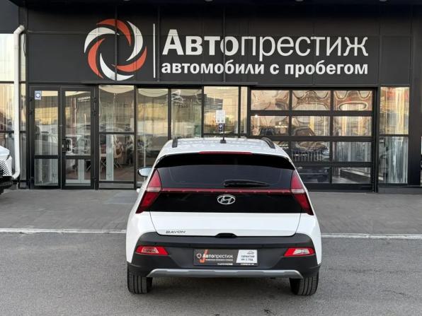 Hyundai Bayon I с пробегом 2023 года, цена 1 980 000 рублей, 57757 км, внедорожник, Автокод Объявления