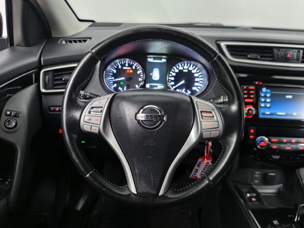 Nissan Qashqai II с пробегом 2017 года, цена 1 679 000 рублей, 105932 км, внедорожник, Автокод Объявления