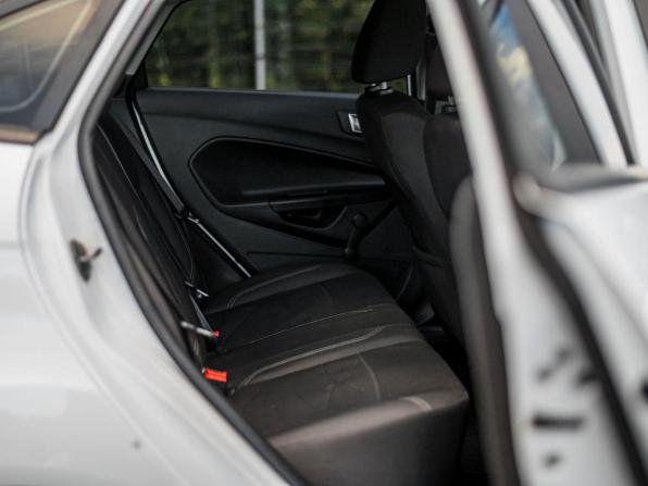 Ford Fiesta Mk6 Рестайлинг с пробегом 2015 года, цена 470 000 рублей, 307538 км, седан, Автокод Объявления
