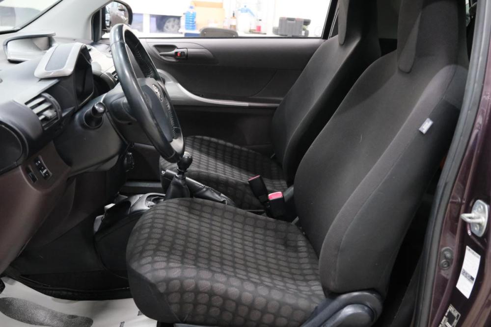 Toyota iQ Омск  - изображение 8