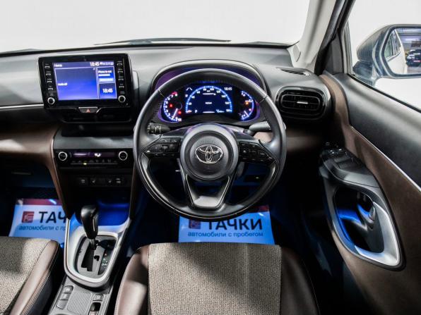 Toyota Yaris Cross с пробегом 2021 года, цена 1 960 000 рублей, 44587 км, внедорожник, Автокод Объявления