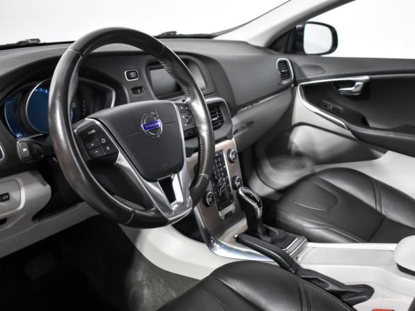 Volvo V40 Cross Country I Рестайлинг с пробегом 2016 года, цена 1 329 000 рублей, 162313 км, хэтчбек, Автокод Объявления