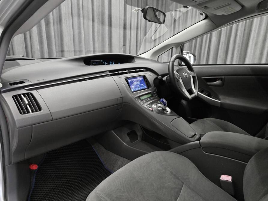 Toyota Prius III (XW30) Красноярск  - изображение 15