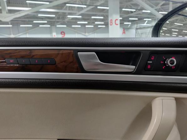 Volkswagen Touareg II с пробегом 2010 года, цена 1 999 000 рублей, 253077 км, внедорожник, Автокод Объявления