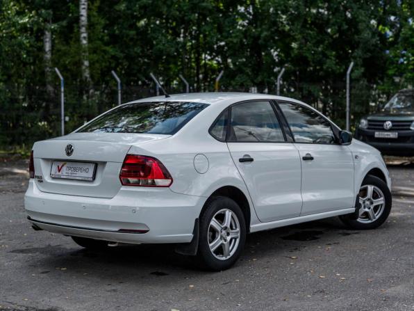 Volkswagen Polo V с пробегом 2015 года, цена 910 000 рублей, 121058 км, седан, Автокод Объявления
