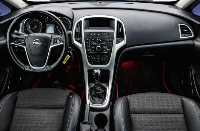 Opel Astra J Рестайлинг с пробегом 2012 года, цена 779 000 рублей, 226452 км, хэтчбек, Автокод Объявления
