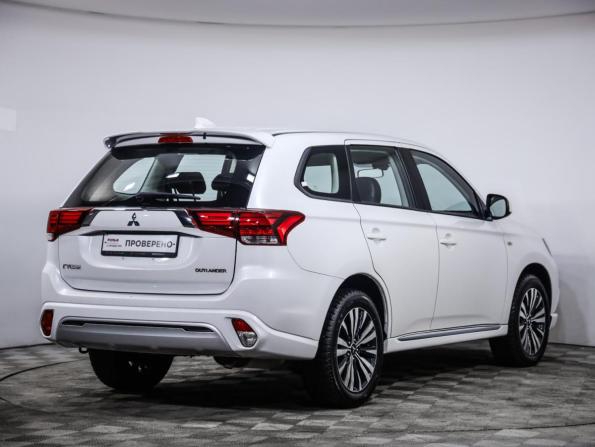 Mitsubishi Outlander III Рестайлинг 3 с пробегом 2022 года, цена 2 649 000 рублей, 4547 км, внедорожник, Автокод Объявления