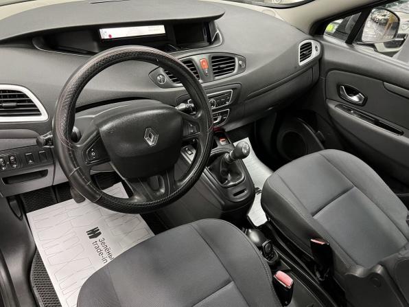 Renault Scenic III с пробегом 2010 года, цена 745 000 рублей, 307829 км, компактвэн, Автокод Объявления
