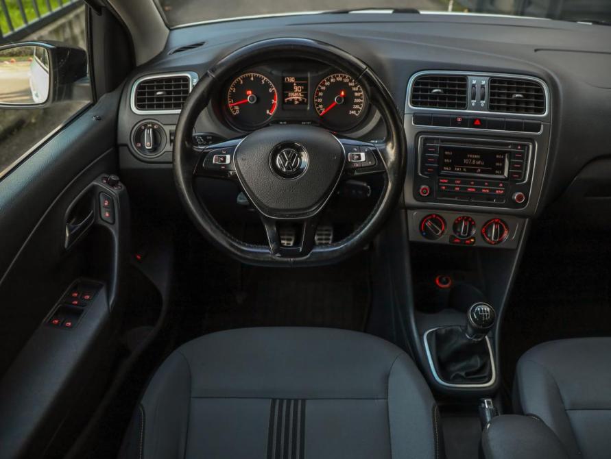 Volkswagen Polo V Рестайлинг Санкт-Петербург  - изображение 12