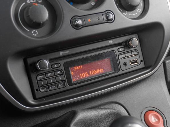 Renault Kangoo II Рестайлинг с пробегом 2014 года, цена 799 000 рублей, 248376 км, компактвэн, Автокод Объявления