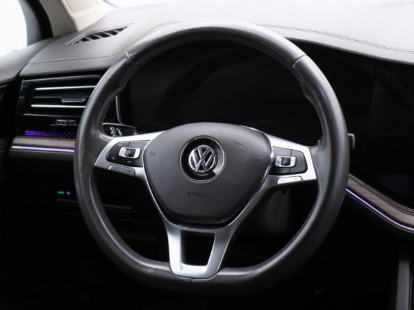 Volkswagen Touareg III с пробегом 2019 года, цена 5 295 000 рублей, 130397 км, внедорожник, Автокод Объявления
