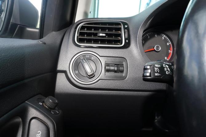 Volkswagen Polo V Рестайлинг с пробегом 2019 года, цена 1 139 000 рублей, 147051 км, седан, Автокод Объявления