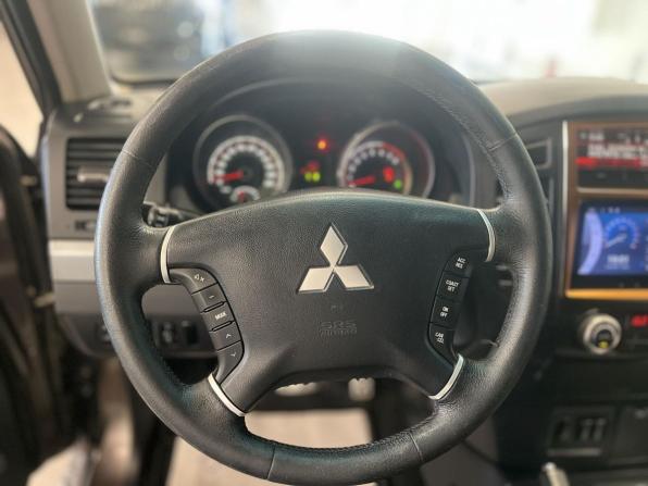 Mitsubishi Pajero IV Рестайлинг 1 с пробегом 2012 года, цена 1 389 000 рублей, 300337 км, внедорожник, Автокод Объявления